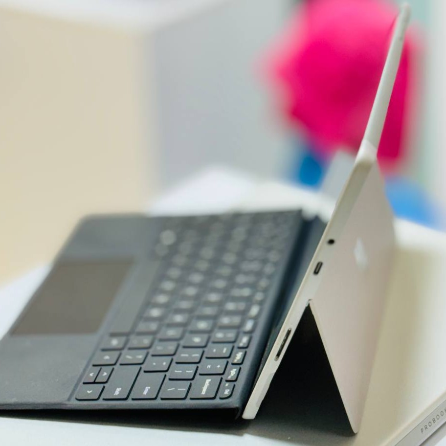 لپ تاپ استوک 10.5 اینچی مایکروسافت مدل Microsoft Surface Go Pentium 4415Y 8GB 128GB Intel HD 615 مشخصات، قیمت و خرید لپ تاپ استوک 10.5 اینچی مایکروسافت مدل Microsoft Surface Go Pentium 4415Y 8GB 128GB Intel HD 615