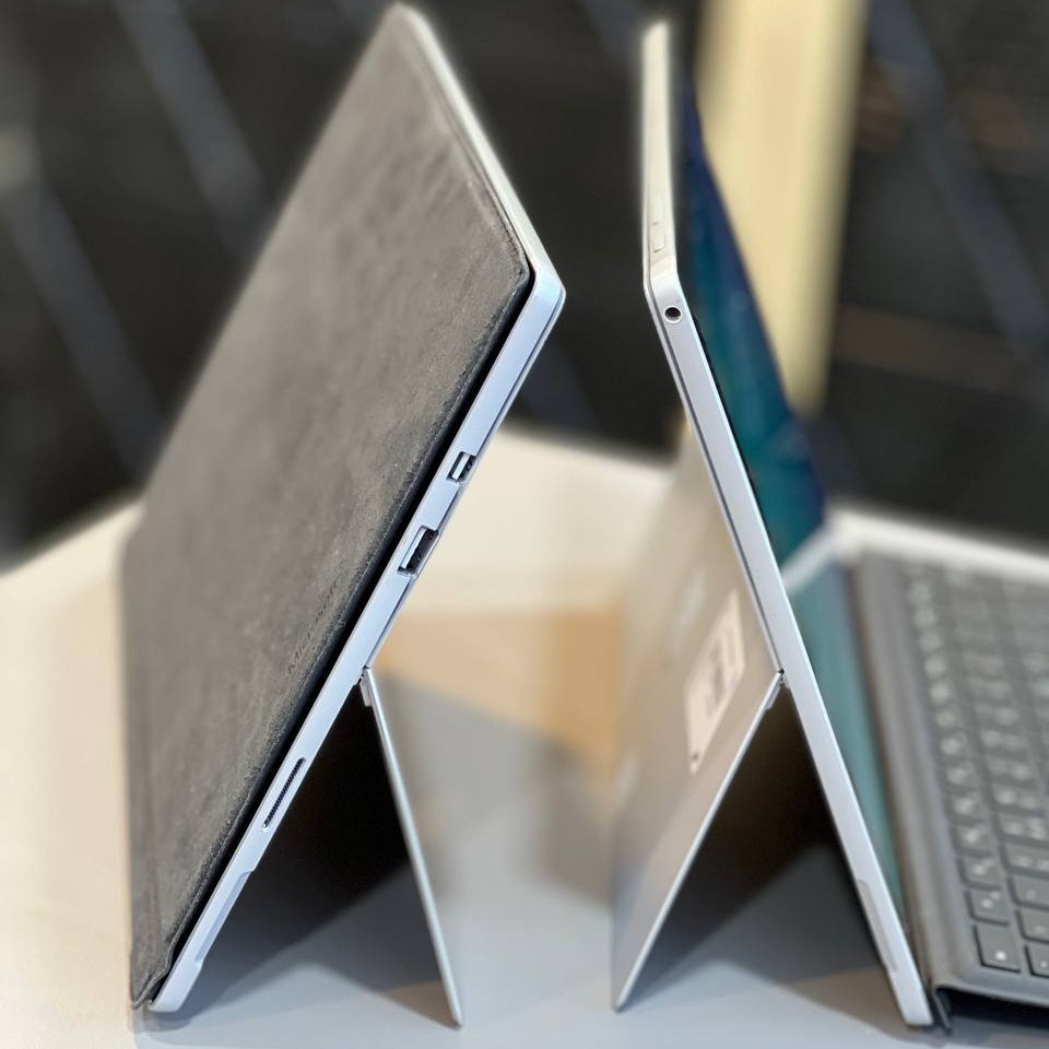 لپ تاپ استوک 12.3 اینچی مایکروسافت مدل Microsoft Surface Pro 5 i5 7300U 8GB 256GB Intel HD 620 مشخصات، قیمت و خرید لپ تاپ استوک 12.3 اینچی مایکروسافت مدل Microsoft Surface Pro 5 i5 7300U 8GB 256GB Intel HD 620