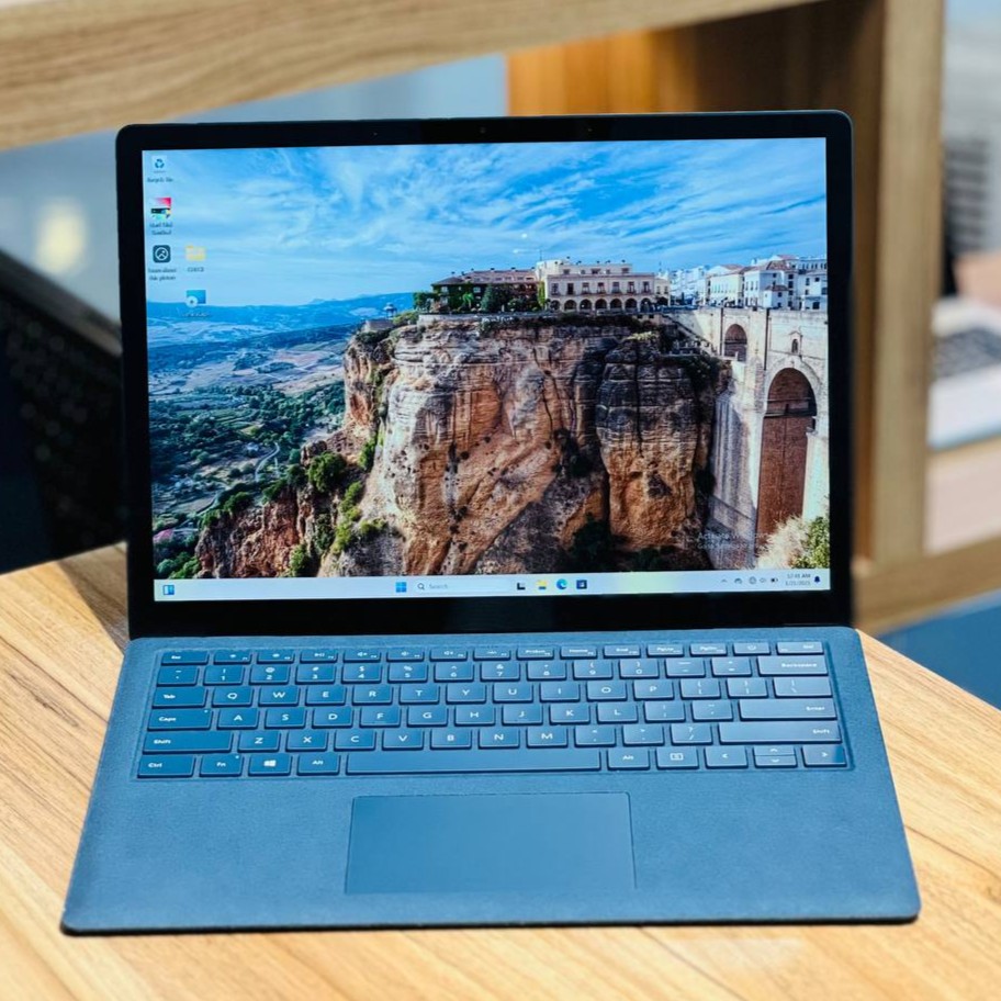 لپ تاپ استوک 13.5 اینچی مایکروسافت مدل Microsoft Surface Laptop 1 i7 7660U 16GB 512GB Intel Iris Plus 640 مشخصات، قیمت و خرید لپ تاپ استوک 13.5 اینچی مایکروسافت مدل Microsoft Surface Laptop 1 i7 7660U 16GB 512GB Intel Iris Plus 640