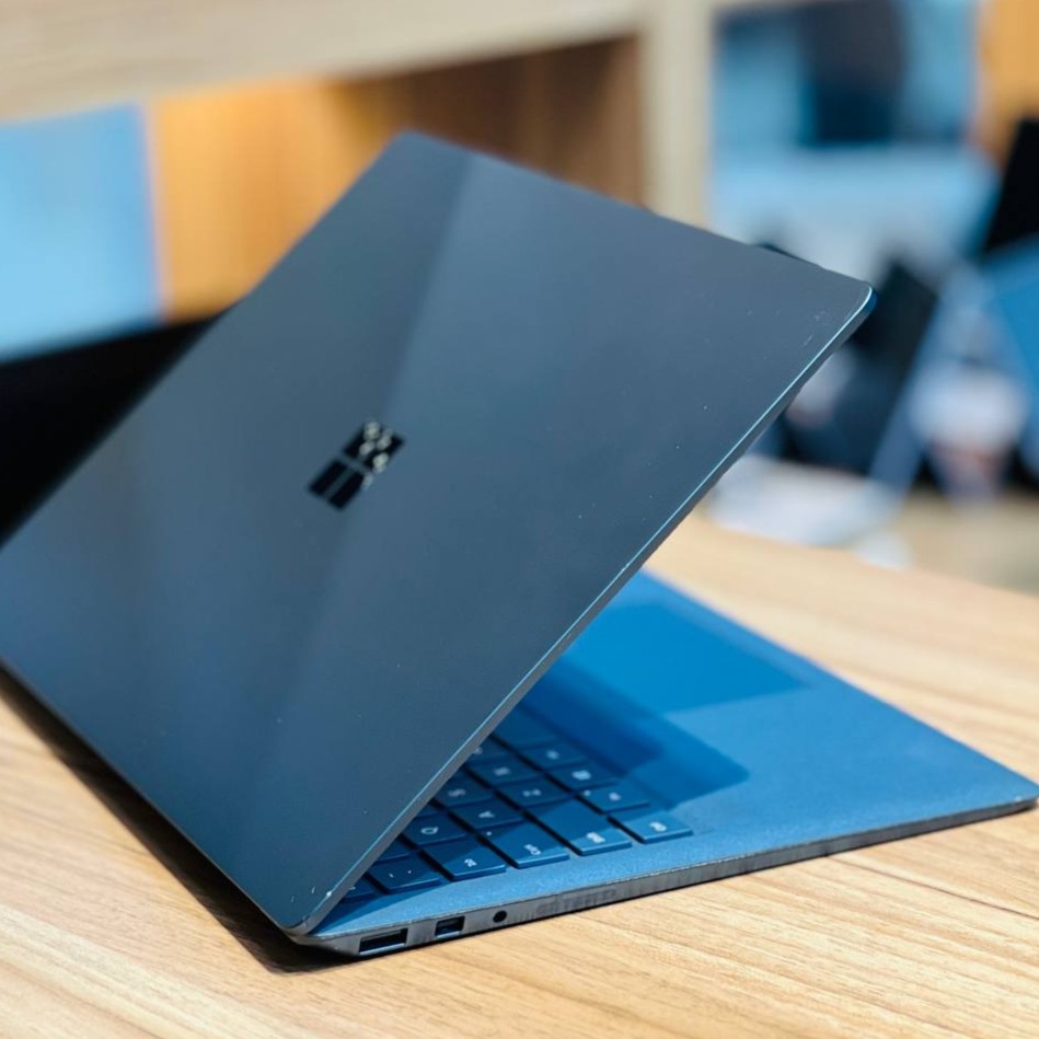 لپ تاپ استوک 13.5 اینچی مایکروسافت مدل Microsoft Surface Laptop 1 i7 7660U 16GB 512GB Intel Iris Plus 640 مشخصات، قیمت و خرید لپ تاپ استوک 13.5 اینچی مایکروسافت مدل Microsoft Surface Laptop 1 i7 7660U 16GB 512GB Intel Iris Plus 640