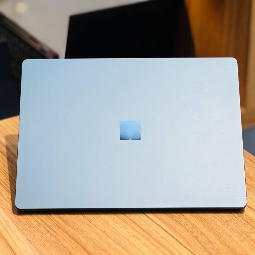 لپ تاپ استوک 13.5 اینچی مایکروسافت مدل Microsoft Surface Laptop 1 i7 7660U 16GB 512GB Intel Iris Plus 640 مشخصات، قیمت و خرید لپ تاپ استوک 13.5 اینچی مایکروسافت مدل Microsoft Surface Laptop 1 i7 7660U 16GB 512GB Intel Iris Plus 640