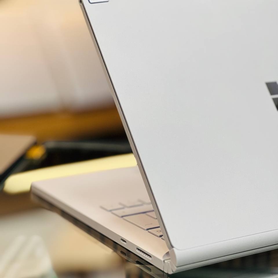 لپ تاپ استوک 13.5 اینچی مایکروسافت مدل Microsoft Surface Book 2 i7 8650U 16GB 512GB NVIDIA GTX 1050 مشخصات، قیمت و خرید لپ تاپ استوک 13.5 اینچی مایکروسافت مدل Microsoft Surface Book 2 i7 8650U 16GB 512GB NVIDIA GTX 1050