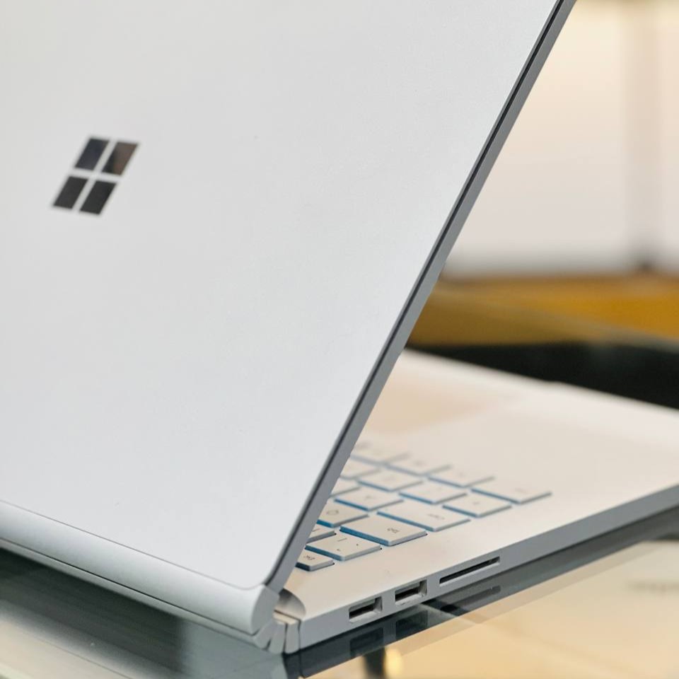 لپ تاپ استوک 13.5 اینچی مایکروسافت مدل Microsoft Surface Book 2 i7 8650U 16GB 512GB NVIDIA GTX 1050 مشخصات، قیمت و خرید لپ تاپ استوک 13.5 اینچی مایکروسافت مدل Microsoft Surface Book 2 i7 8650U 16GB 512GB NVIDIA GTX 1050