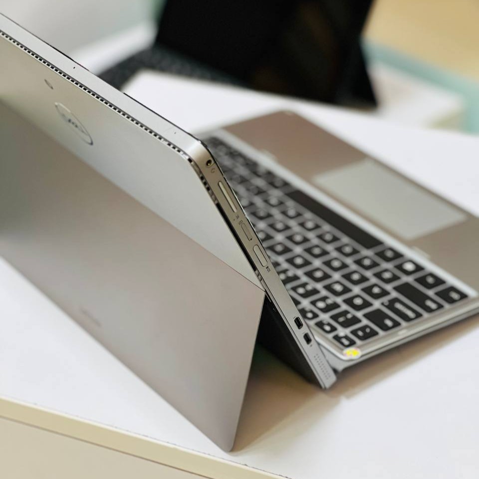 لپ تاپ استوک 12.3 اینچی دل مدل Dell Latitude 7210 i7 10610U 16GB 512GB Intel UHD 620 مشخصات، قیمت و خرید لپ تاپ استوک 12.3 اینچی دل مدل Dell Latitude 7210 i7 10610U 16GB 512GB Intel UHD 620