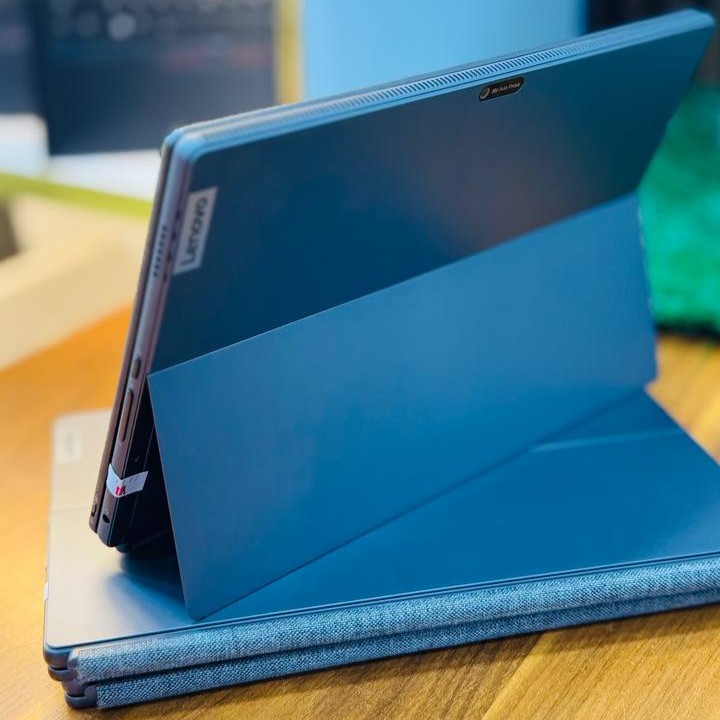 لپ تاپ استوک 12.4 اینچی لنوو مدل Lenovo IdeaPad Duet 5 i5 1235U 8GB 256GB Intel Iris Xe مشخصات، قیمت و خرید لپ تاپ استوک 12.4 اینچی لنوو مدل Lenovo IdeaPad Duet 5 i5 1235U 8GB 256GB Intel Iris Xe