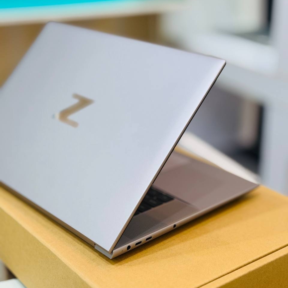 لپ تاپ اپن باکس 16 اینچی اچ پی مدل HP Zbook Studio 16 G9 i7 12700H 16GB 1TB NVIDIA RTX 3070 ti مشخصات، قیمت و خرید لپ تاپ اپن باکس 16 اینچی اچ پی مدل HP Zbook Studio 16 G9 i7 12700H 16GB 1TB NVIDIA RTX 3070 ti
