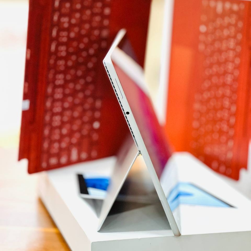 لپ تاپ اپن باکس 12.3 اینچی مایکروسافت مدل Microsoft Surface Pro 8 i5 1135G7 8GB 256GB Intel Iris Xe مشخصات، قیمت و خرید لپ تاپ اپن باکس 12.3 اینچی مایکروسافت مدل Microsoft Surface Pro 8 i5 1135G7 8GB 256GB Intel Iris Xe