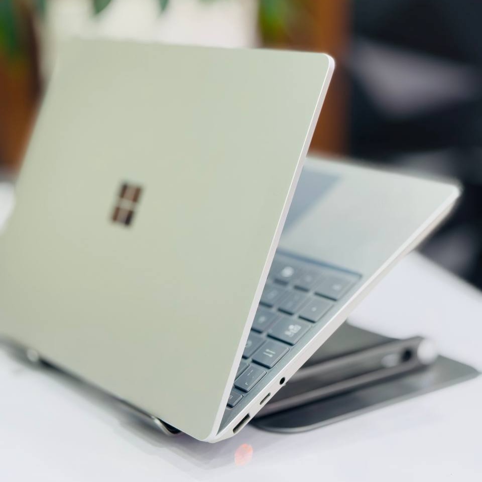 لپ تاپ استوک 12.4 اینچی مایکروسافت مدل Microsoft Surface Laptop Go i5 1035G1 16GB 512GB Intel UHD مشخصات، قیمت و خرید لپ تاپ استوک 12.4 اینچی مایکروسافت مدل Microsoft Surface Laptop Go i5 1035G1 16GB 512GB Intel UHD