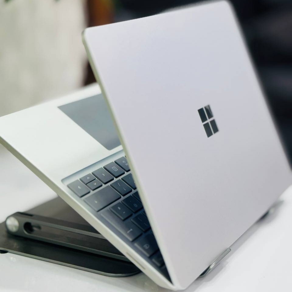 لپ تاپ استوک 12.4 اینچی مایکروسافت مدل Microsoft Surface Laptop Go i5 1035G1 16GB 512GB Intel UHD مشخصات، قیمت و خرید لپ تاپ استوک 12.4 اینچی مایکروسافت مدل Microsoft Surface Laptop Go i5 1035G1 16GB 512GB Intel UHD