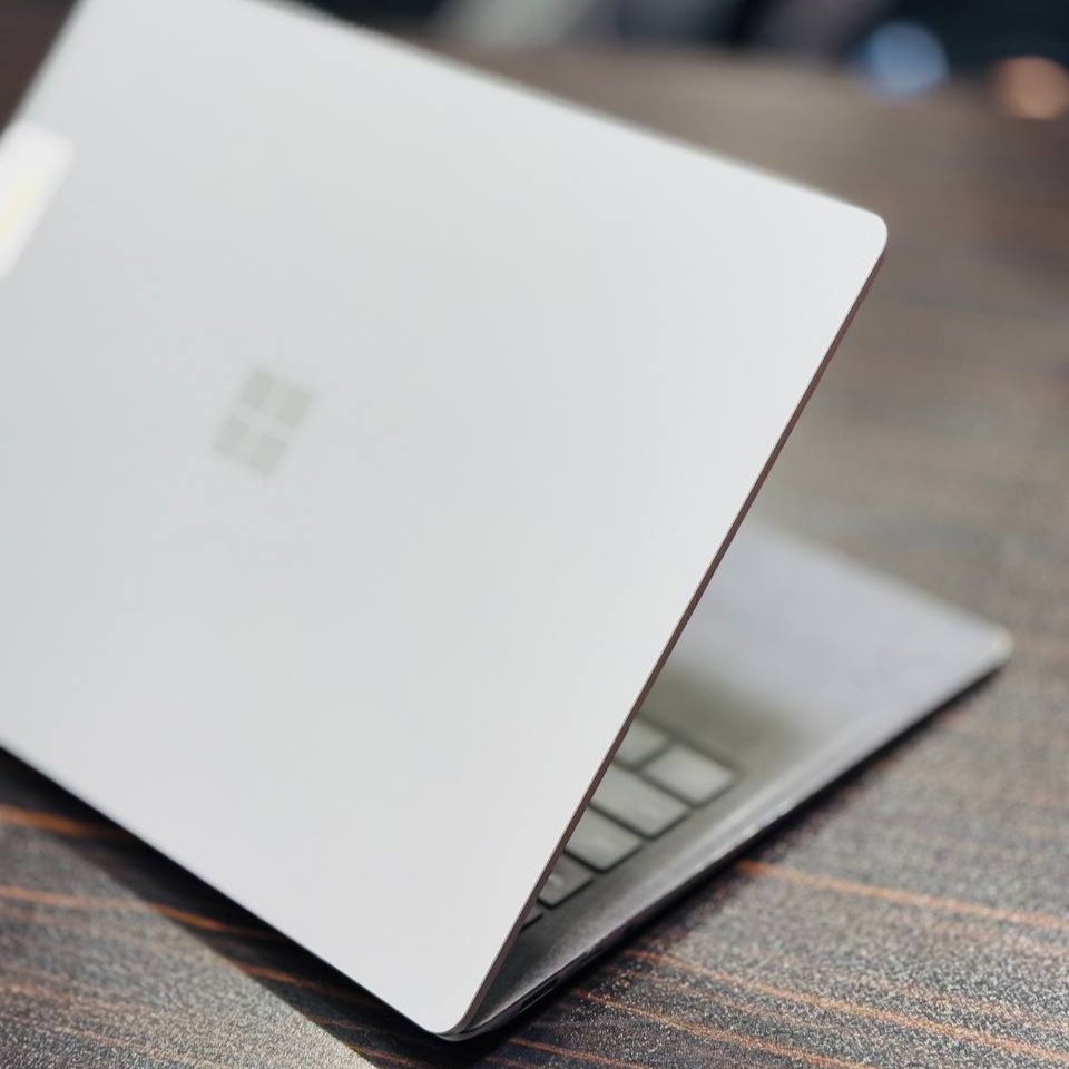 لپ تاپ استوک 13.5 اینچی مایکروسافت مدل Microsoft Surface Laptop 4 R5 4680U 16GB 256GB AMD Radeon مشخصات، قیمت و خرید لپ تاپ استوک 13.5 اینچی مایکروسافت مدل Microsoft Surface Laptop 4 R5 4680U 16GB 256GB AMD Radeon