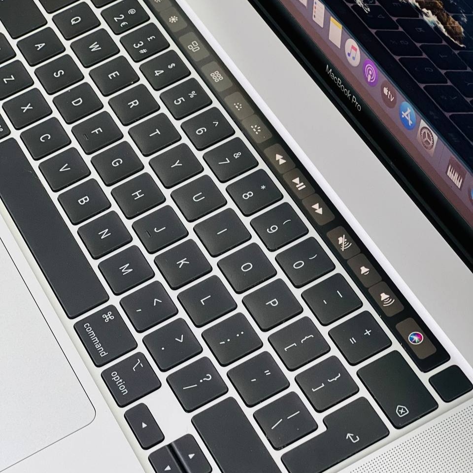لپ تاپ استوک 16 اینچی اپل مدل Apple MacBook Pro 2019 i7 9750H 32GB 500GB AMD 5300M مشخصات، قیمت و خرید لپ تاپ استوک 16 اینچی اپل مدل Apple MacBook Pro 2019 i7 9750H 32GB 500GB AMD 5300M