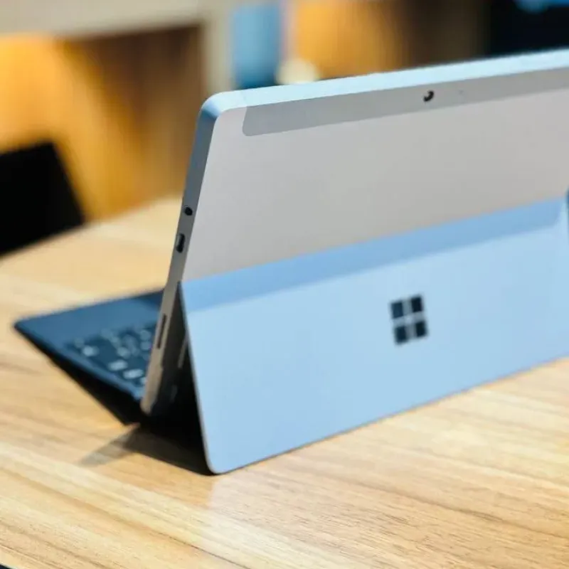 لپ تاپ استوک 10.5 اینچی مایکروسافت مدل Microsoft Surface Go 2 M3 8100Y 8GB 128GB Intel UHD مشخصات، قیمت و خرید لپ تاپ استوک 10.5 اینچی مایکروسافت مدل Microsoft Surface Go 2 M3 8100Y 8GB 128GB Intel UHD