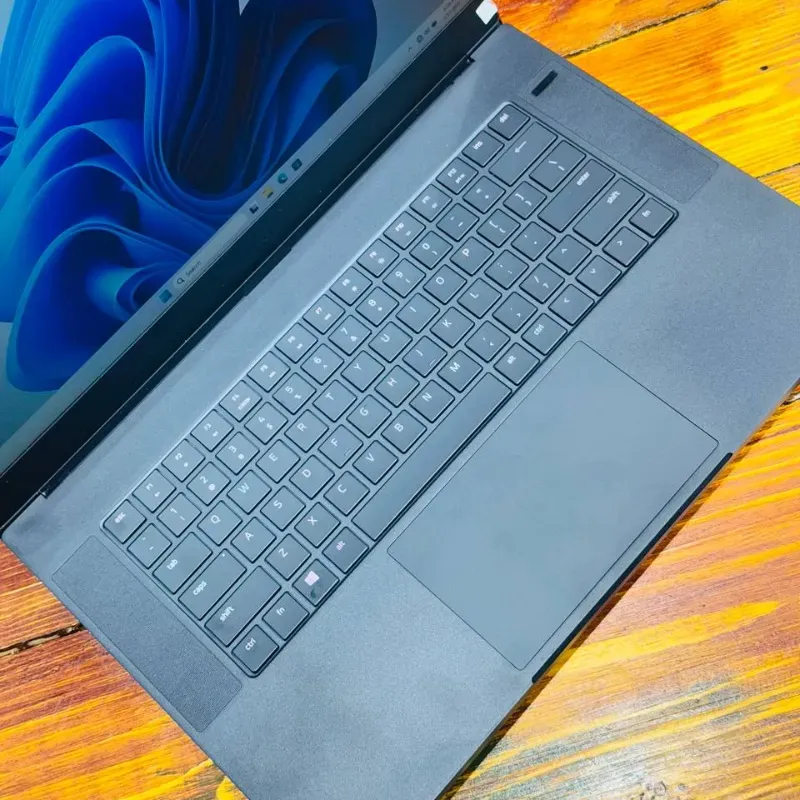 لپ تاپ استوک 15.6 اینچی ریزر مدل Razer Blade 15 i7 9750H 16GB 512GB RTX 2070 240Hz مشخصات، قیمت و خرید لپ تاپ استوک 15.6 اینچی ریزر مدل Razer Blade 15 i7 9750H 16GB 512GB RTX 2070 240Hz